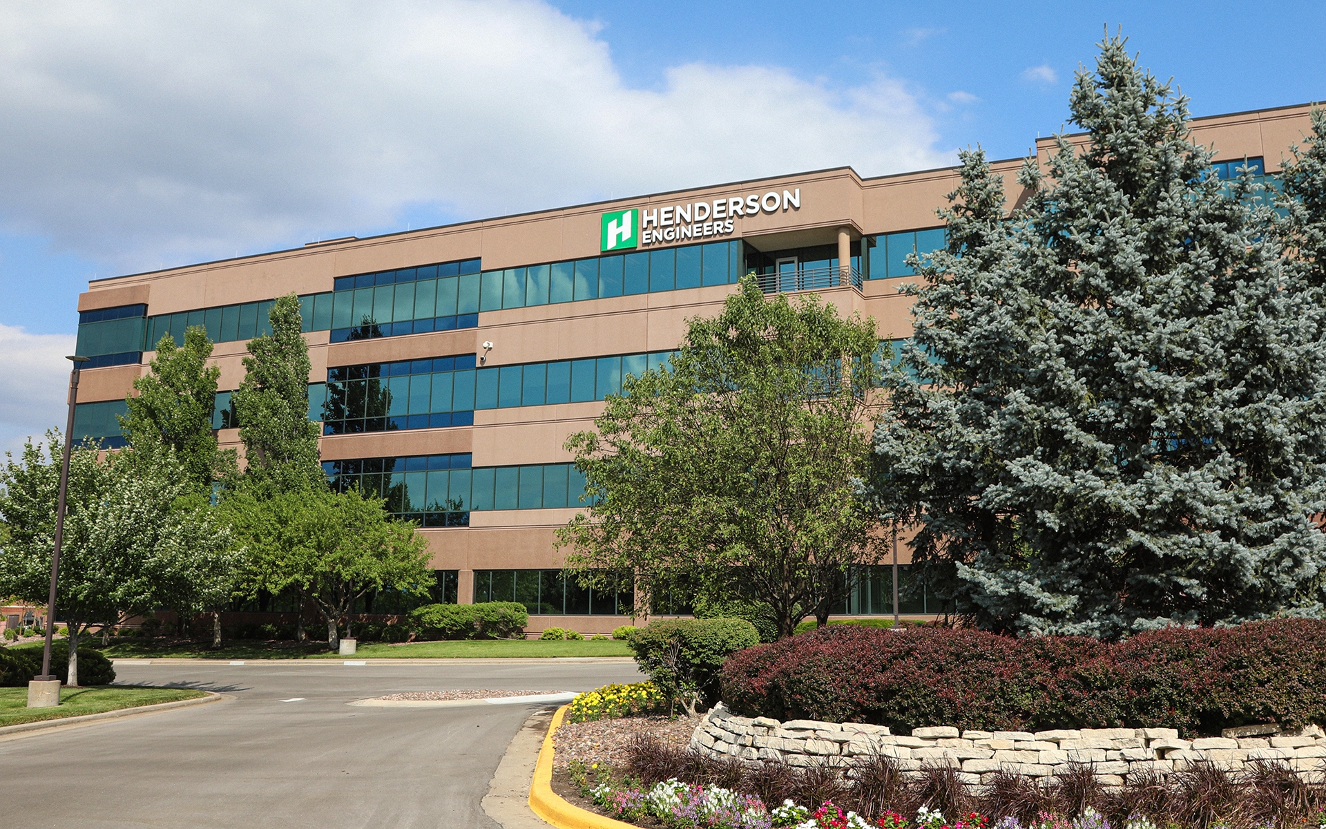 From Hours to Minutes: How Henderson Engineers Scales Endpoint Management During Transition from ConfigMgr to Intune